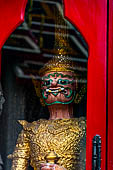 Bangkok Wat Pho, Wat Pho s Giants located in niches at the sides of the entrances of the court of the mandop.